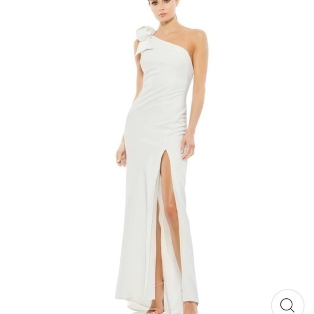 MAC Duggal BOW ONE SHOULDER EVENING GOWN